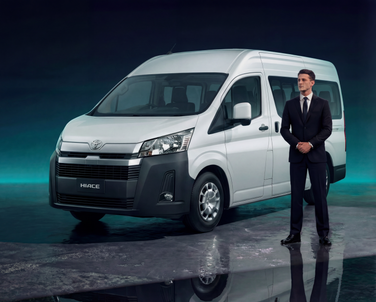 Toyota Hiace 13 seats  Modern